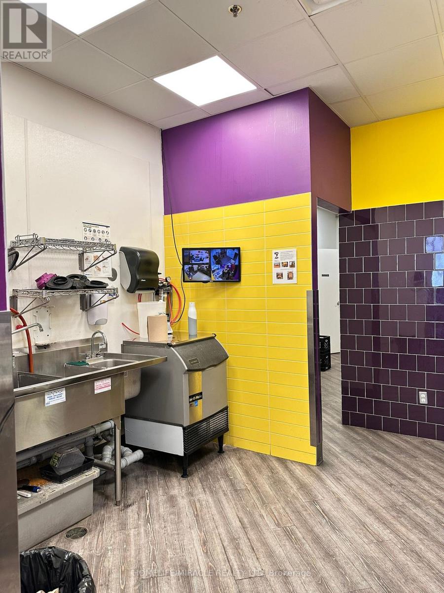 7a - 16640 Yonge Street, Newmarket, Ontario  L3X 2N8 - Photo 8 - N12718452