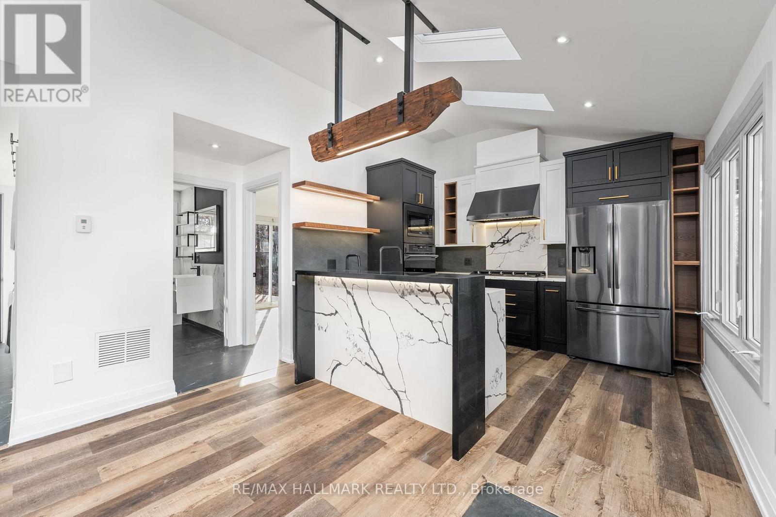 43 Lakeside Drive, Innisfil, Ontario  L9S 2T8 - Photo 10 - N12718476