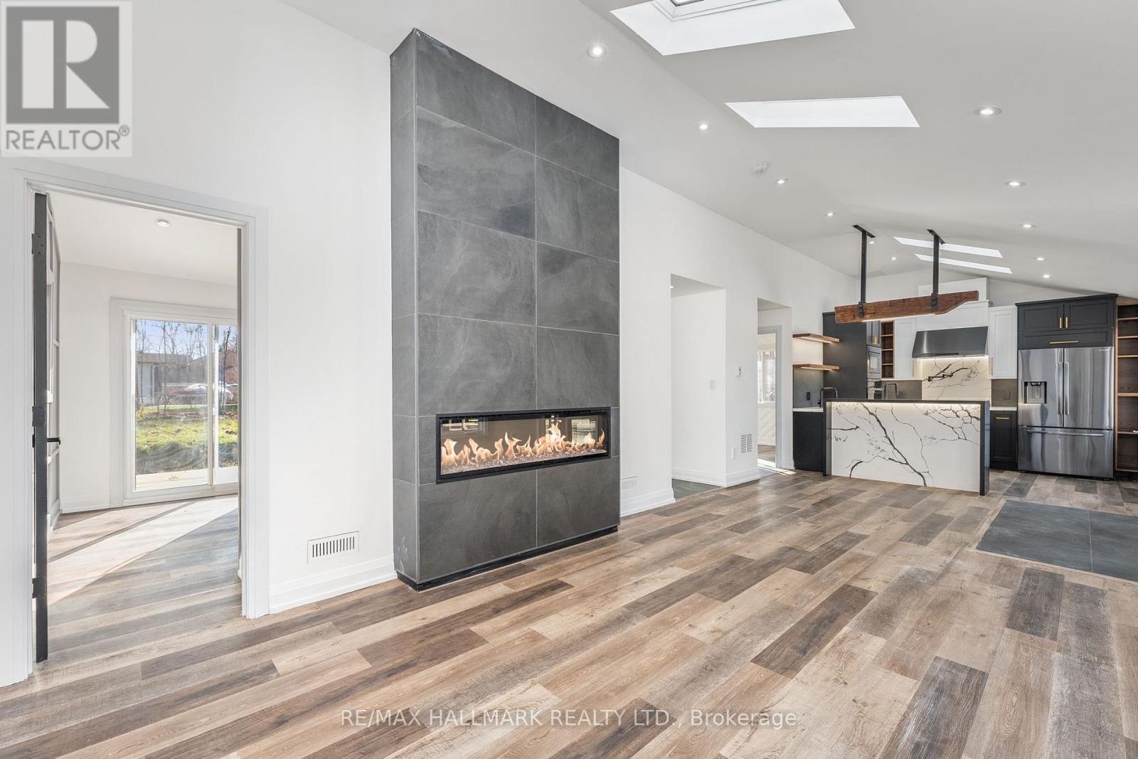 43 Lakeside Drive, Innisfil, Ontario  L9S 2T8 - Photo 6 - N12718476