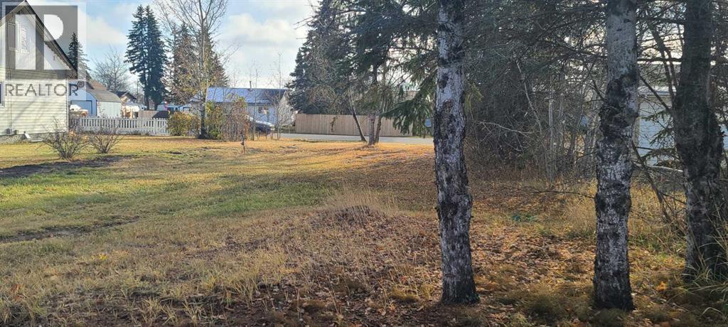 208 3 Ave NE, McLennan, Alberta