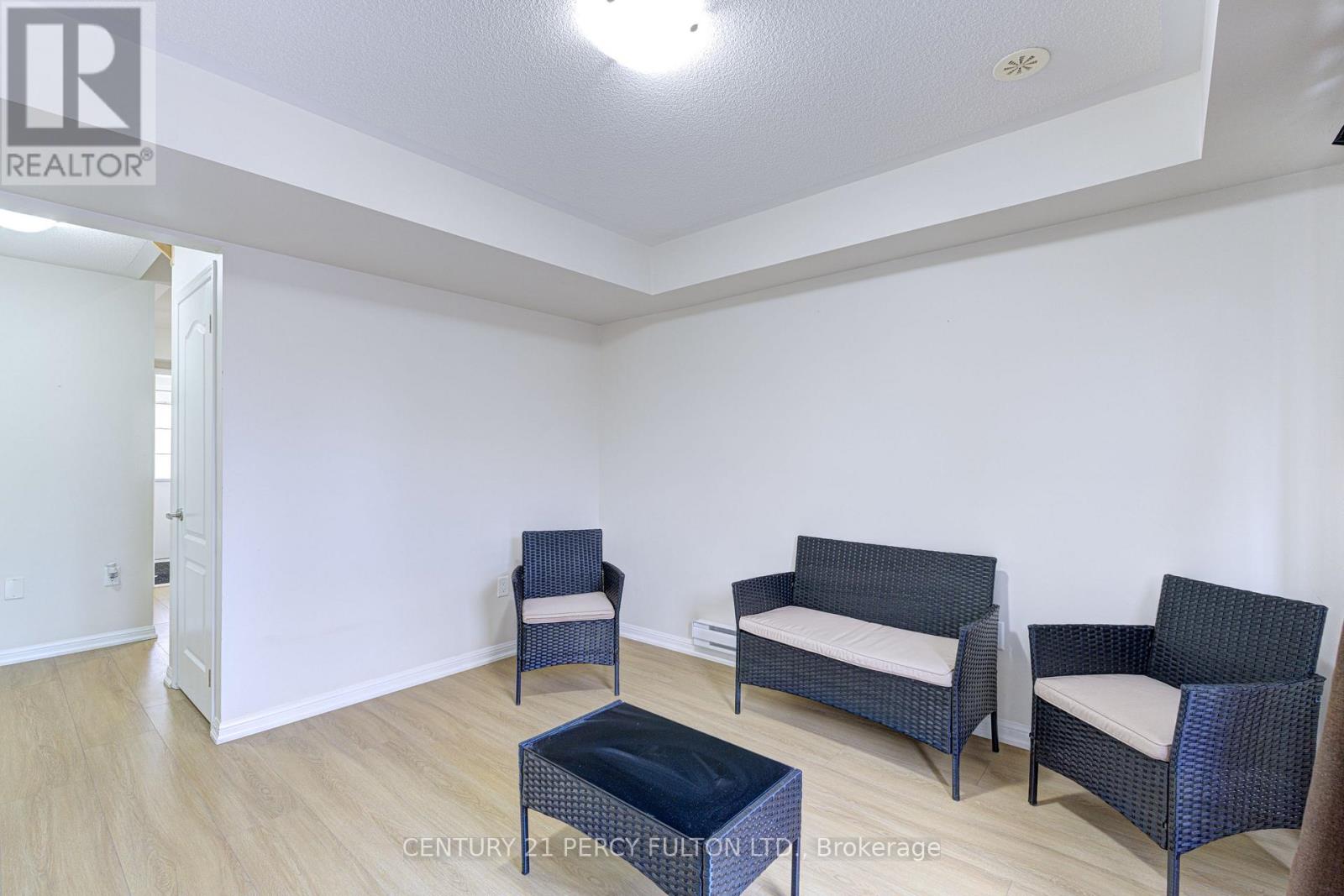 39 Vanhorne Close, Brampton, Ontario  L7A 0X8 - Photo 11 - W12718422