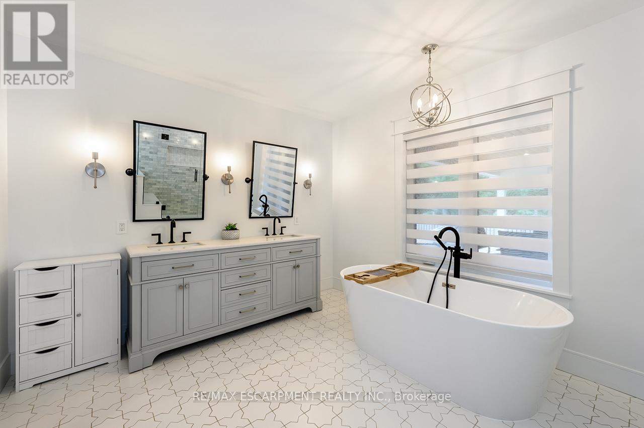 2560 2 Side Road, Burlington, Ontario  L7M 0T1 - Photo 25 - W12718438