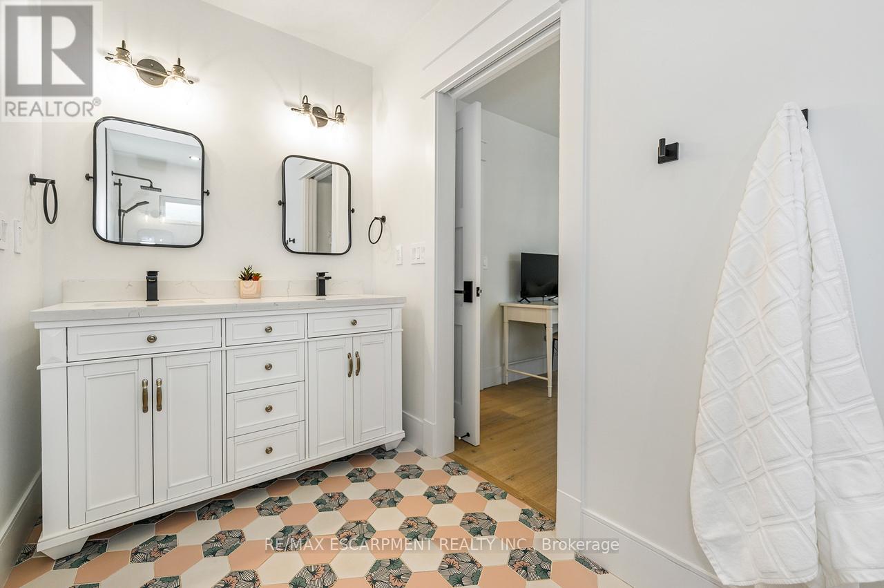 2560 2 Side Road, Burlington, Ontario  L7M 0T1 - Photo 32 - W12718438