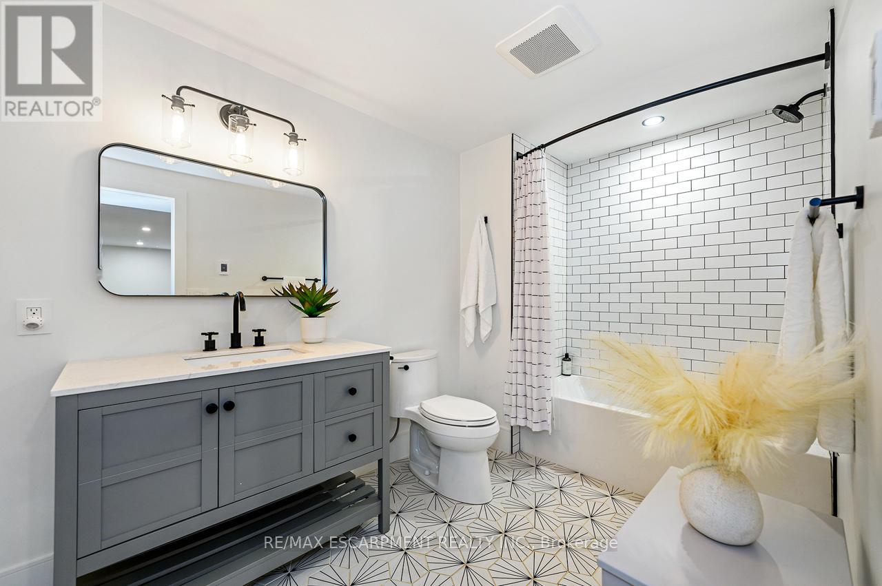 2560 2 Side Road, Burlington, Ontario  L7M 0T1 - Photo 40 - W12718438