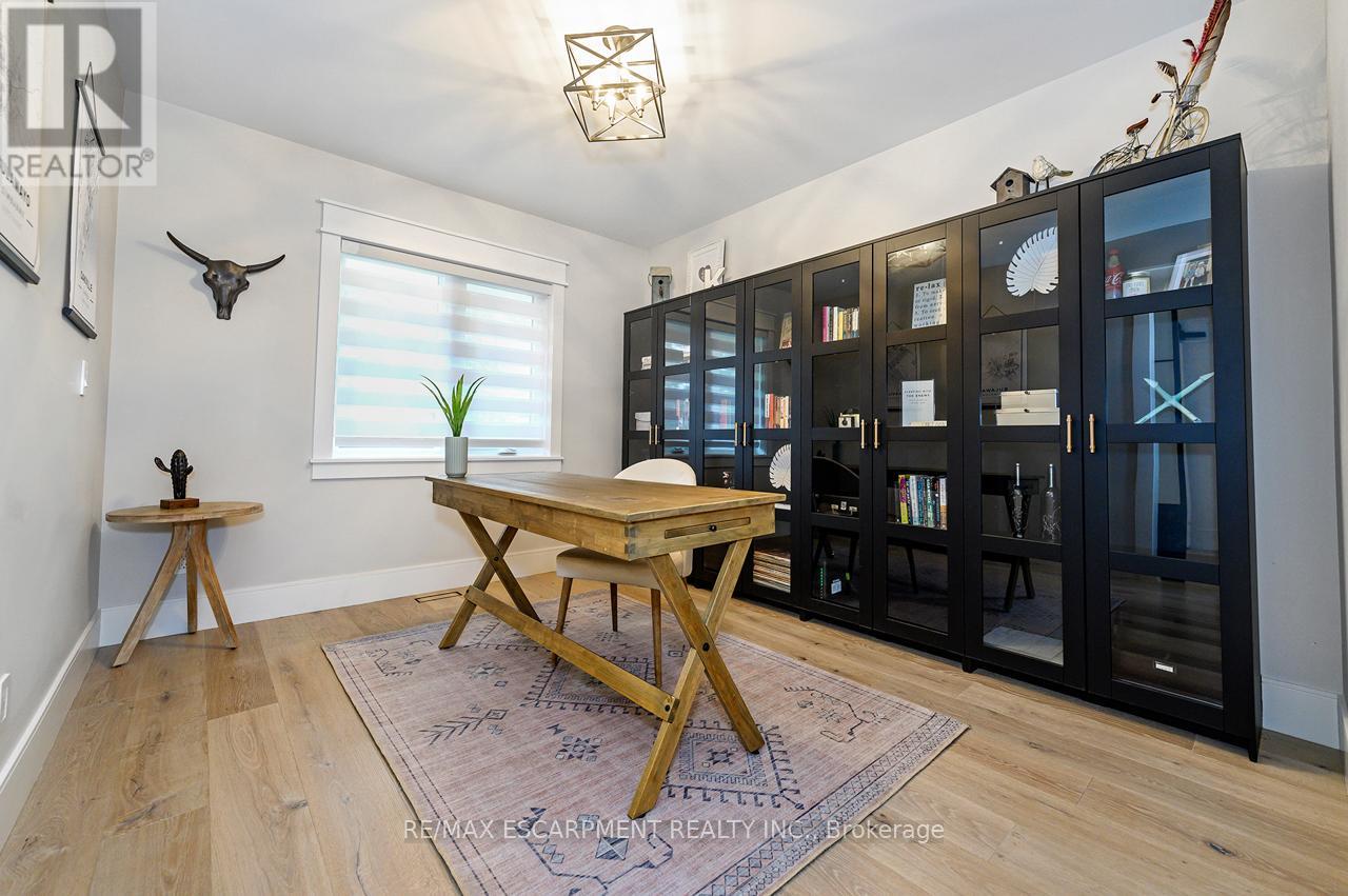 2560 2 Side Road, Burlington, Ontario  L7M 0T1 - Photo 7 - W12718438