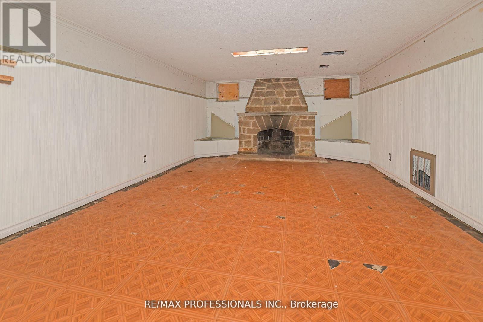 1161 Royal York Road, Toronto, Ontario  M9A 4B2 - Photo 19 - W12718510