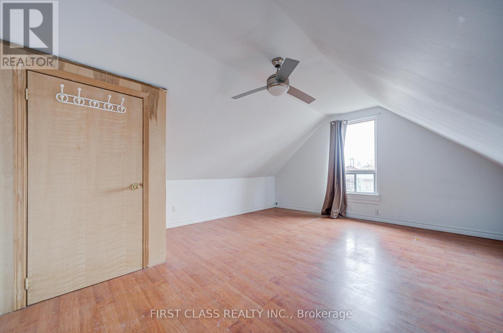 11 Greenaway Avenue, Hamilton, Ontario  L8L 6C3 - Photo 18 - X12718432