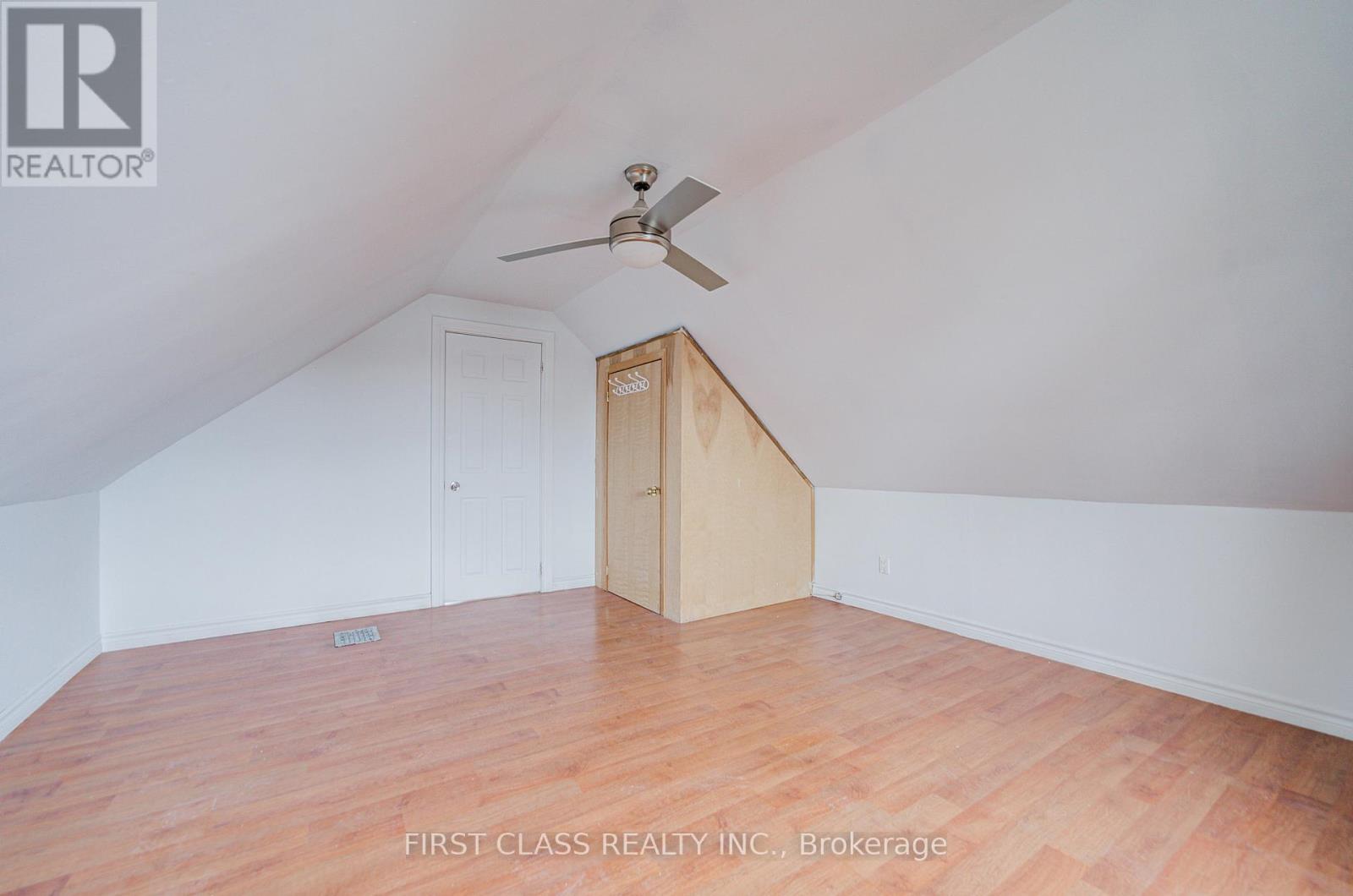 11 Greenaway Avenue, Hamilton, Ontario  L8L 6C3 - Photo 19 - X12718432