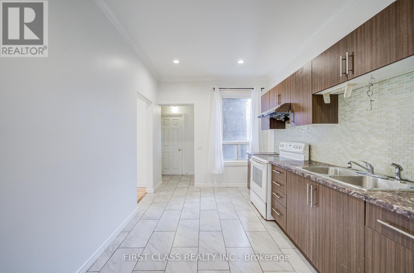 11 Greenaway Avenue, Hamilton, Ontario  L8L 6C3 - Photo 21 - X12718432