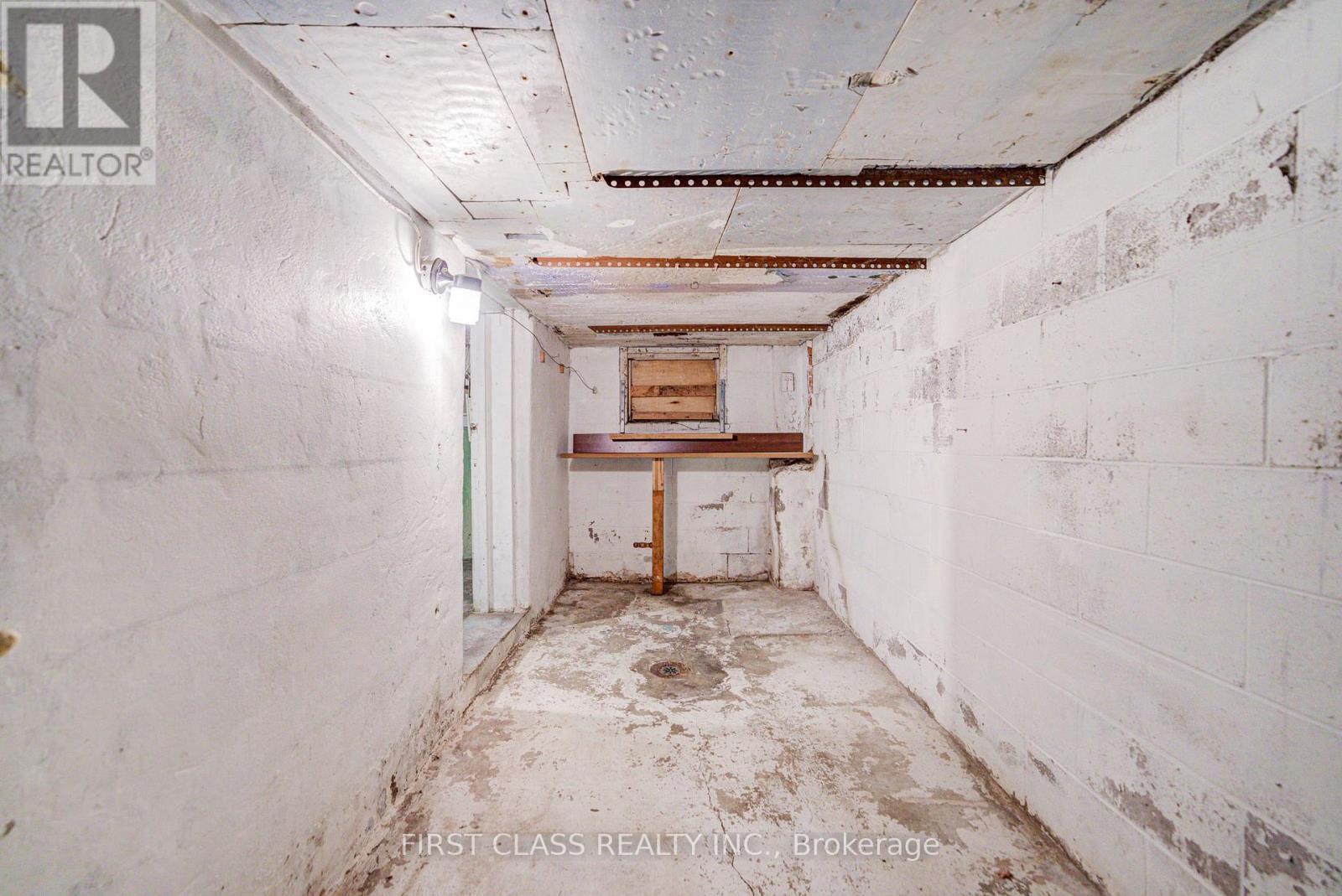 11 Greenaway Avenue, Hamilton, Ontario  L8L 6C3 - Photo 29 - X12718432