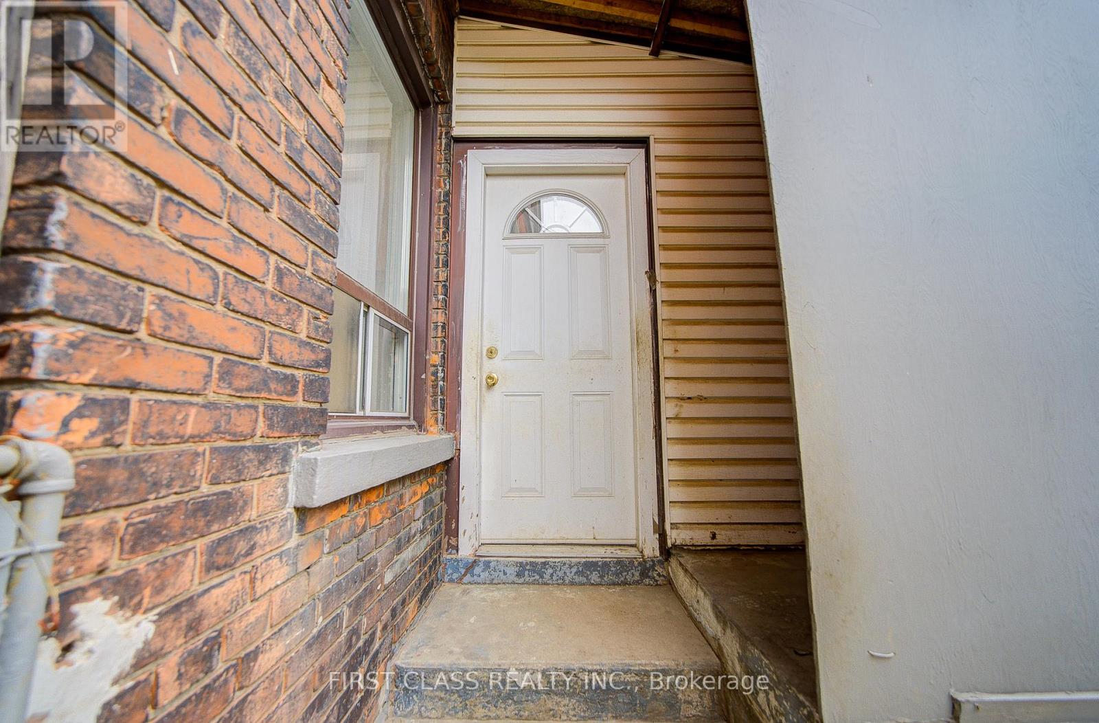 11 Greenaway Avenue, Hamilton, Ontario  L8L 6C3 - Photo 34 - X12718432