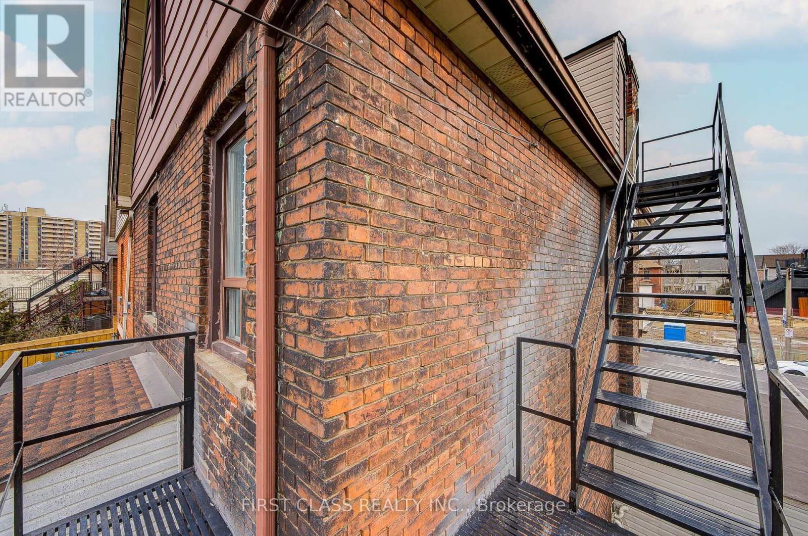 11 Greenaway Avenue, Hamilton, Ontario  L8L 6C3 - Photo 38 - X12718432