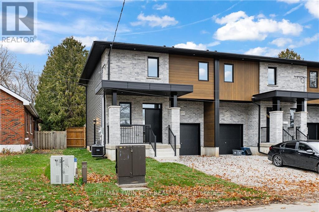 157 Tiffany Street, Cambridge, Ontario  N2H 2B4 - Photo 2 - X12718442