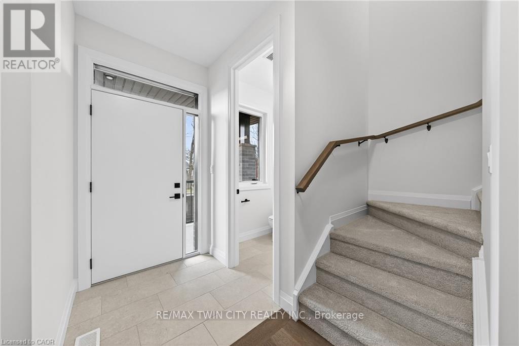 157 Tiffany Street, Cambridge, Ontario  N2H 2B4 - Photo 4 - X12718442