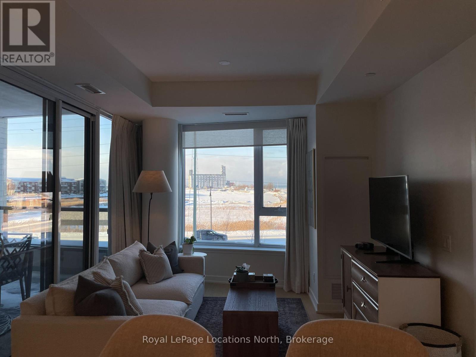 204 - 31 Huron Street, Collingwood, Ontario L9Y 5T7 - Photo 1 - S12718538