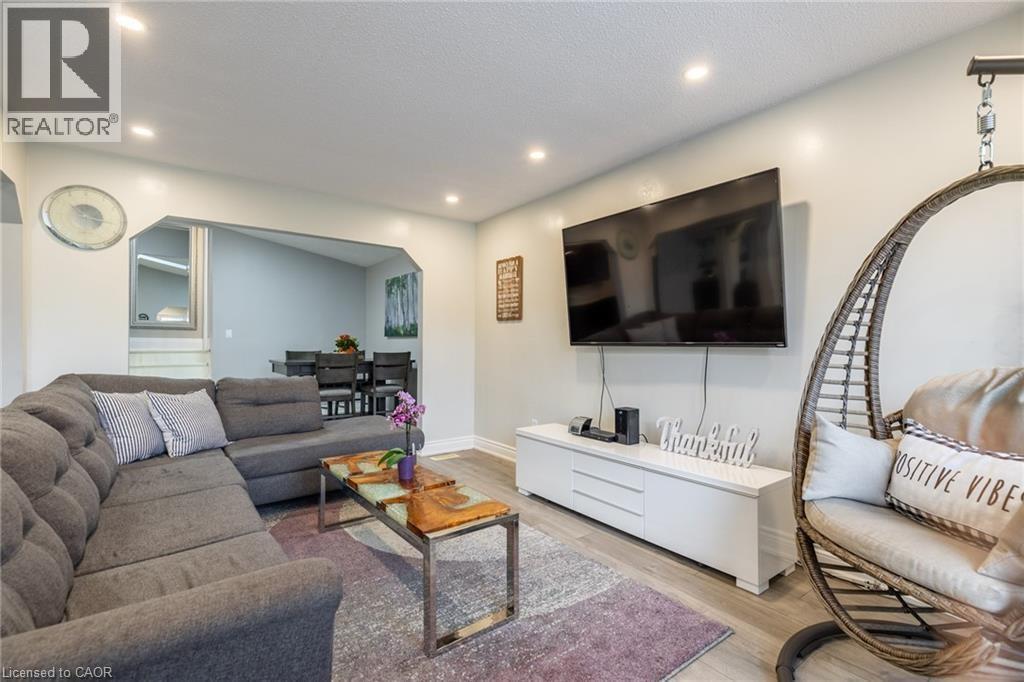 5 Twinoaks Crescent, Stoney Creek, Ontario  L8J 2E6 - Photo 8 - 40800189