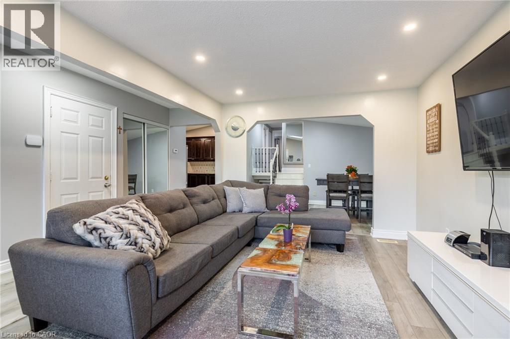 5 Twinoaks Crescent, Stoney Creek, Ontario  L8J 2E6 - Photo 9 - 40800189