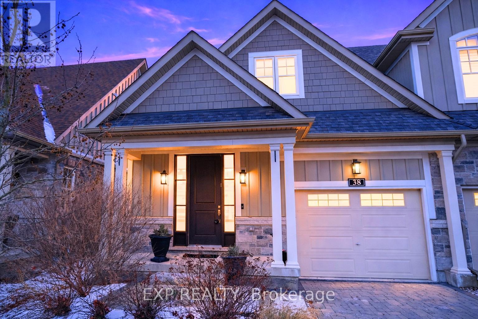 38 Windsor Circle, Niagara-On-The-Lake (Town), Ontario L0S 1J0 - Photo 1 - X12613546