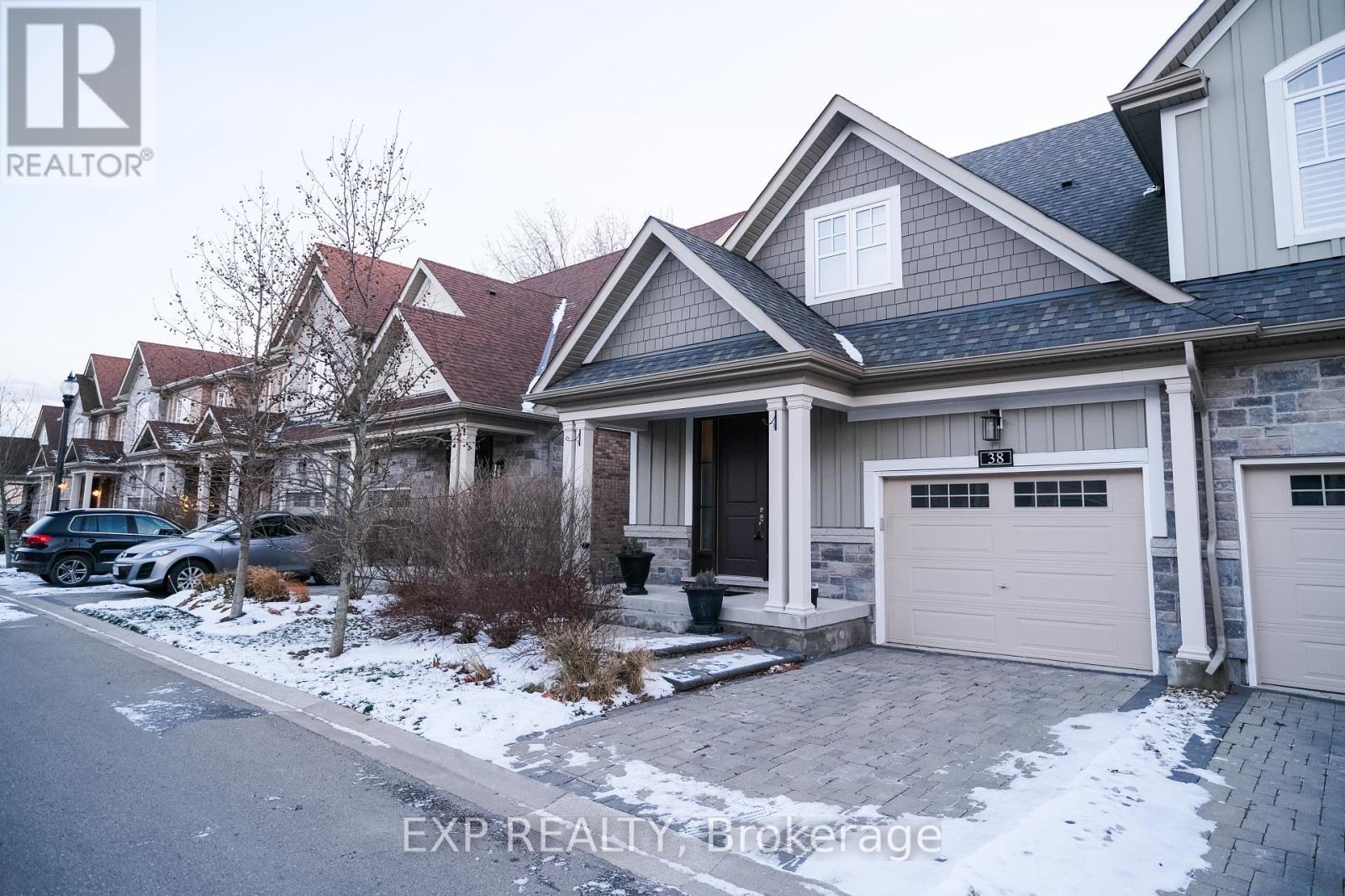 38 Windsor Circle, Niagara-On-The-Lake (Town), Ontario L0S 1J0 - Photo 4 - X12613546