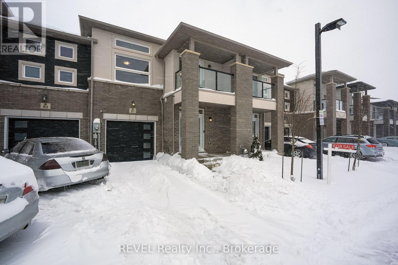 87 Renfrew Trail, Welland (N. Welland), Ontario L3C 0K2 - Photo 2 - X12718664