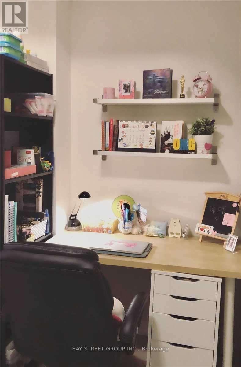 703 - 17 Dundonald Street, Toronto, Ontario  M4Y 1K3 - Photo 7 - C12718630