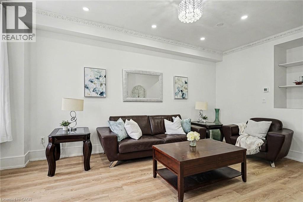 16 Leitch Avenue, North York, Ontario  M3J 3P2 - Photo 3 - 40800072