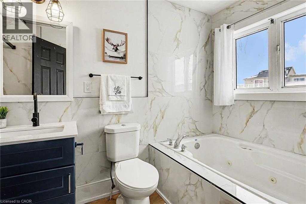 16 Leitch Avenue, North York, Ontario  M3J 3P2 - Photo 16 - 40800072