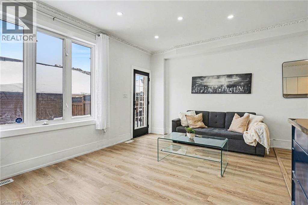 16 Leitch Avenue, North York, Ontario  M3J 3P2 - Photo 7 - 40800072