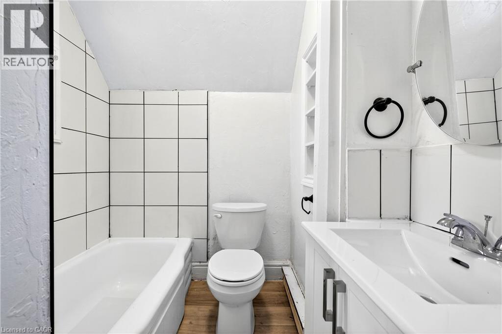 15 Warnock Street Unit# Upper, Cambridge, Ontario  N1R 2A7 - Photo 13 - 40800196