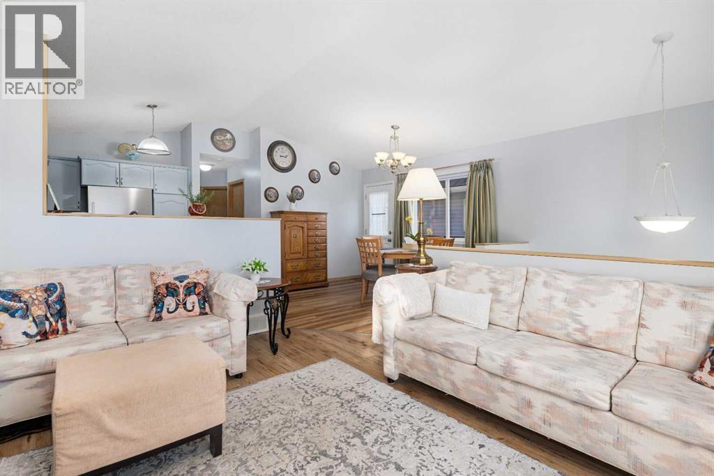 118 Bridleridge Way Sw, Calgary, Alberta  T2Y 4K8 - Photo 8 - A2280757