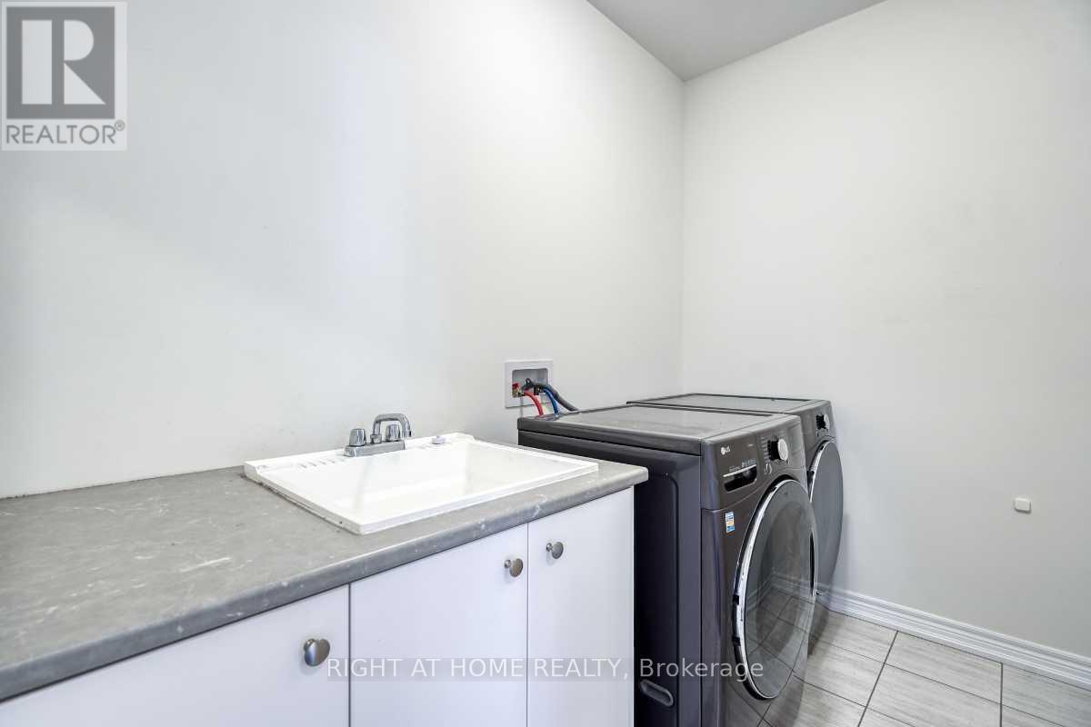 33 Auckland Drive, Whitby, Ontario  L1P 0H4 - Photo 18 - E12718580