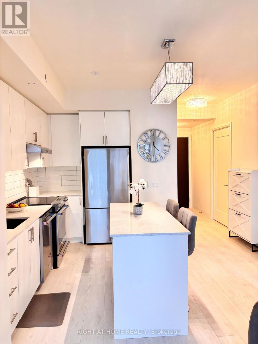 1704 - 9000 Jane Street, Vaughan, Ontario  L4K 0M6 - Photo 3 - N12718514