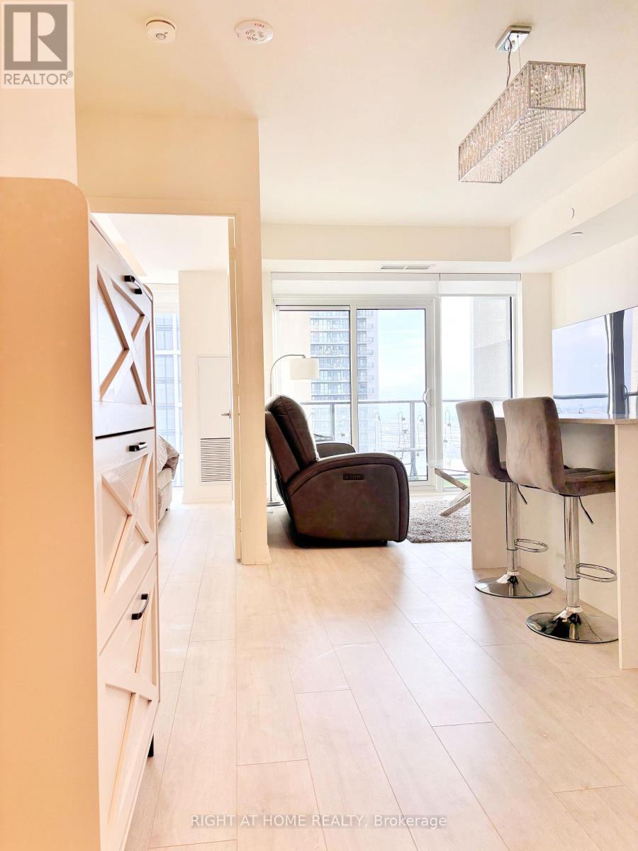 1704 - 9000 Jane Street, Vaughan, Ontario  L4K 0M6 - Photo 9 - N12718514