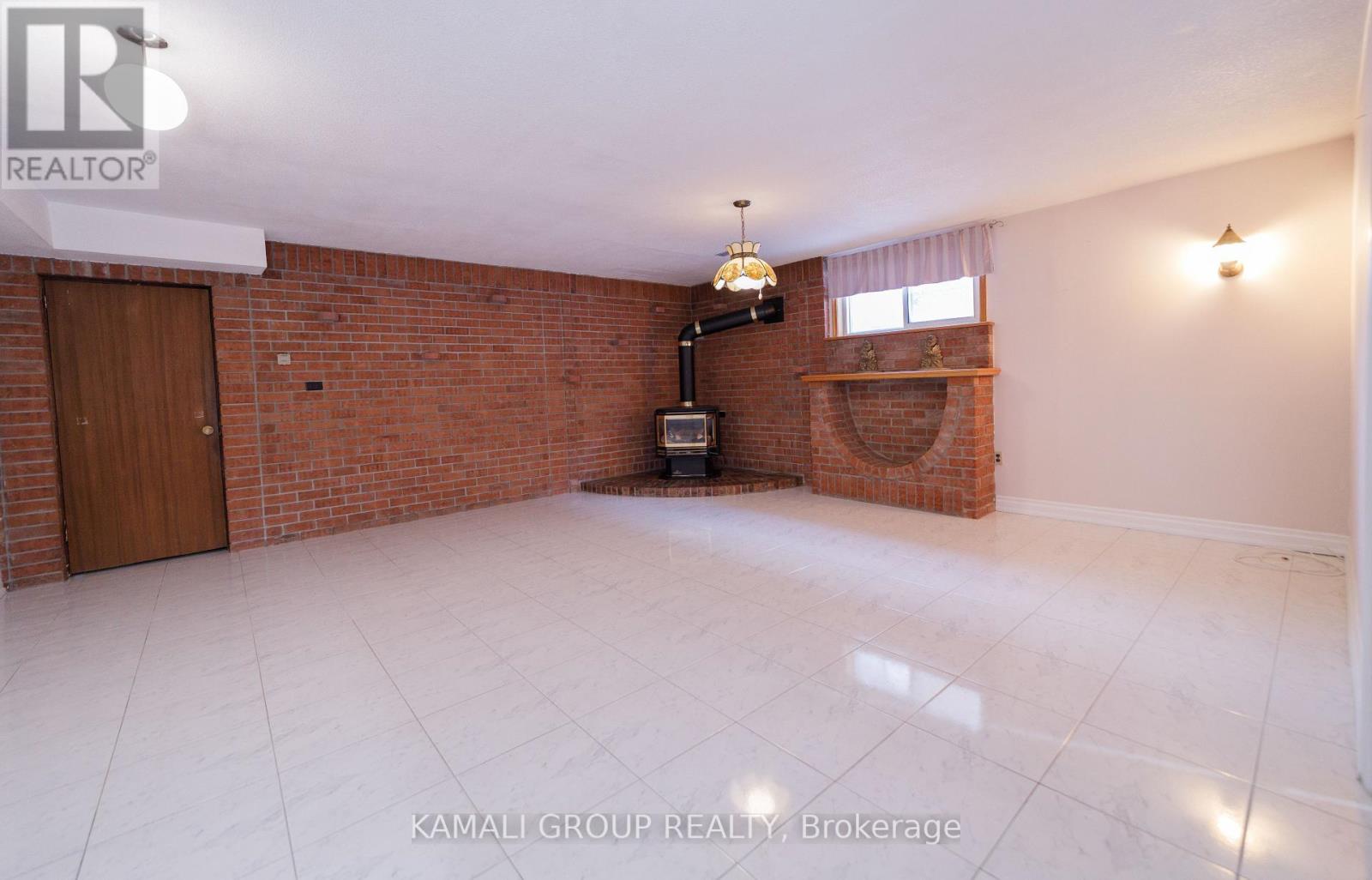 Bsmt - 38 Spruce Avenue, Richmond Hill, Ontario  L4C 6W1 - Photo 3 - N12718656