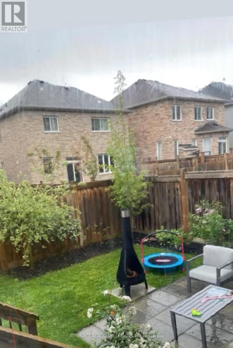 15 Grey Wing Avenue, Georgina, Ontario  L4P 0E8 - Photo 2 - N12718658