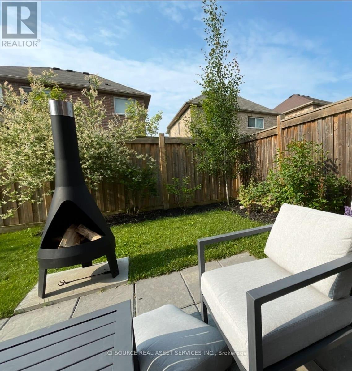 15 Grey Wing Avenue, Georgina, Ontario  L4P 0E8 - Photo 3 - N12718658