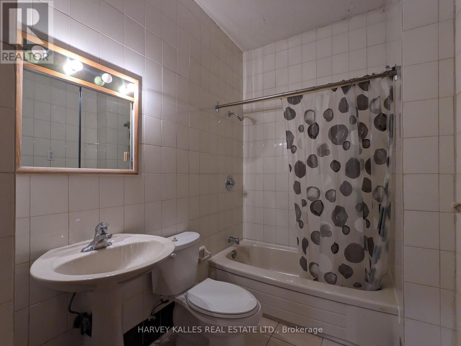 Main - 600 Huron Street, Toronto, Ontario  M5R 2R7 - Photo 9 - C12684980