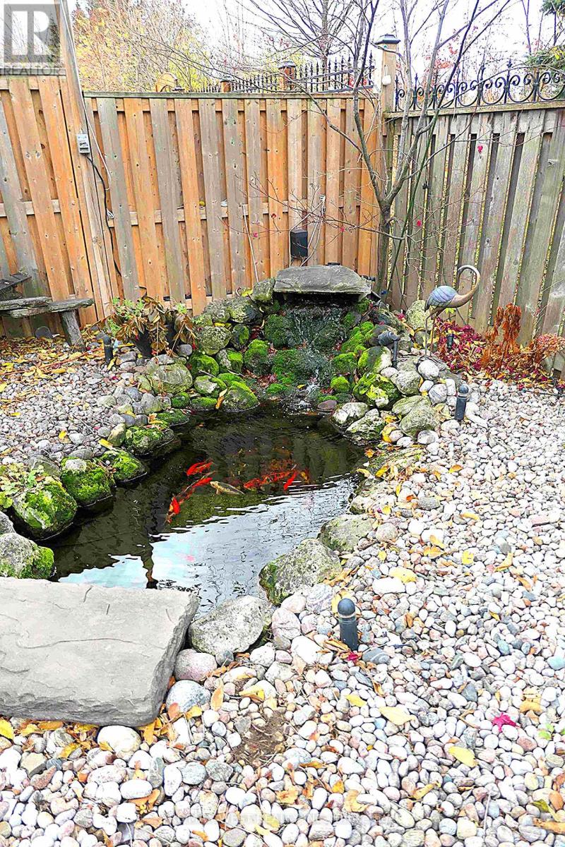 609 Four Winds Way, Mississauga, Ontario  L5R 3M4 - Photo 18 - W12718384