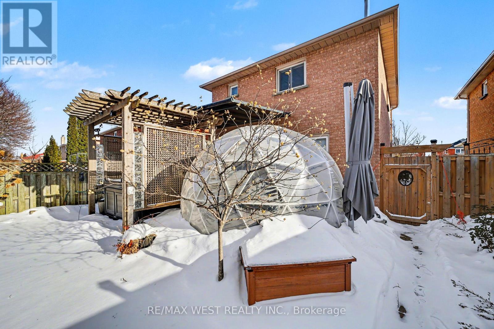 609 Four Winds Way, Mississauga, Ontario  L5R 3M4 - Photo 13 - W12718384