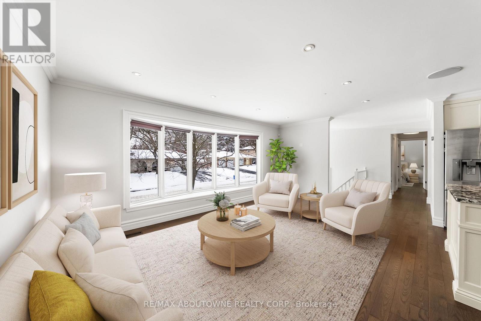 407 Canterbury Crescent, Oakville, Ontario  L6J 5K8 - Photo 4 - W12718466