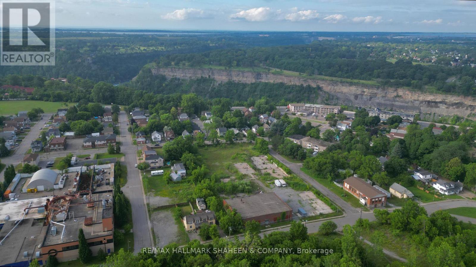 4415 Buttrey Street, Niagara Falls, Ontario  L2E 2X2 - Photo 15 - X12220445