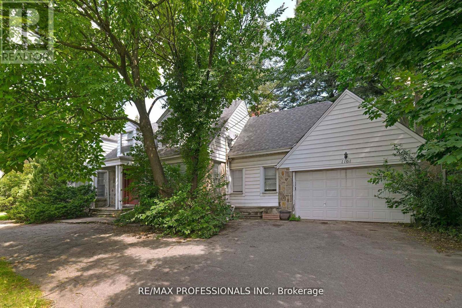 1161 Royal York Road, Toronto, Ontario  M9A 4B2 - Photo 2 - W12718522