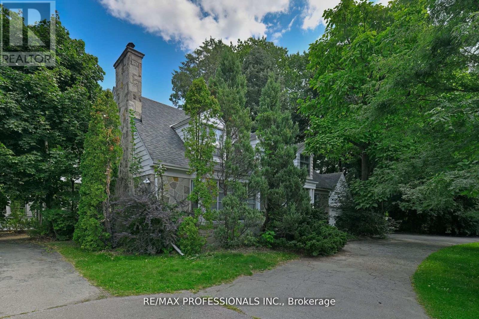 1161 Royal York Road, Toronto, Ontario  M9A 4B2 - Photo 24 - W12718522