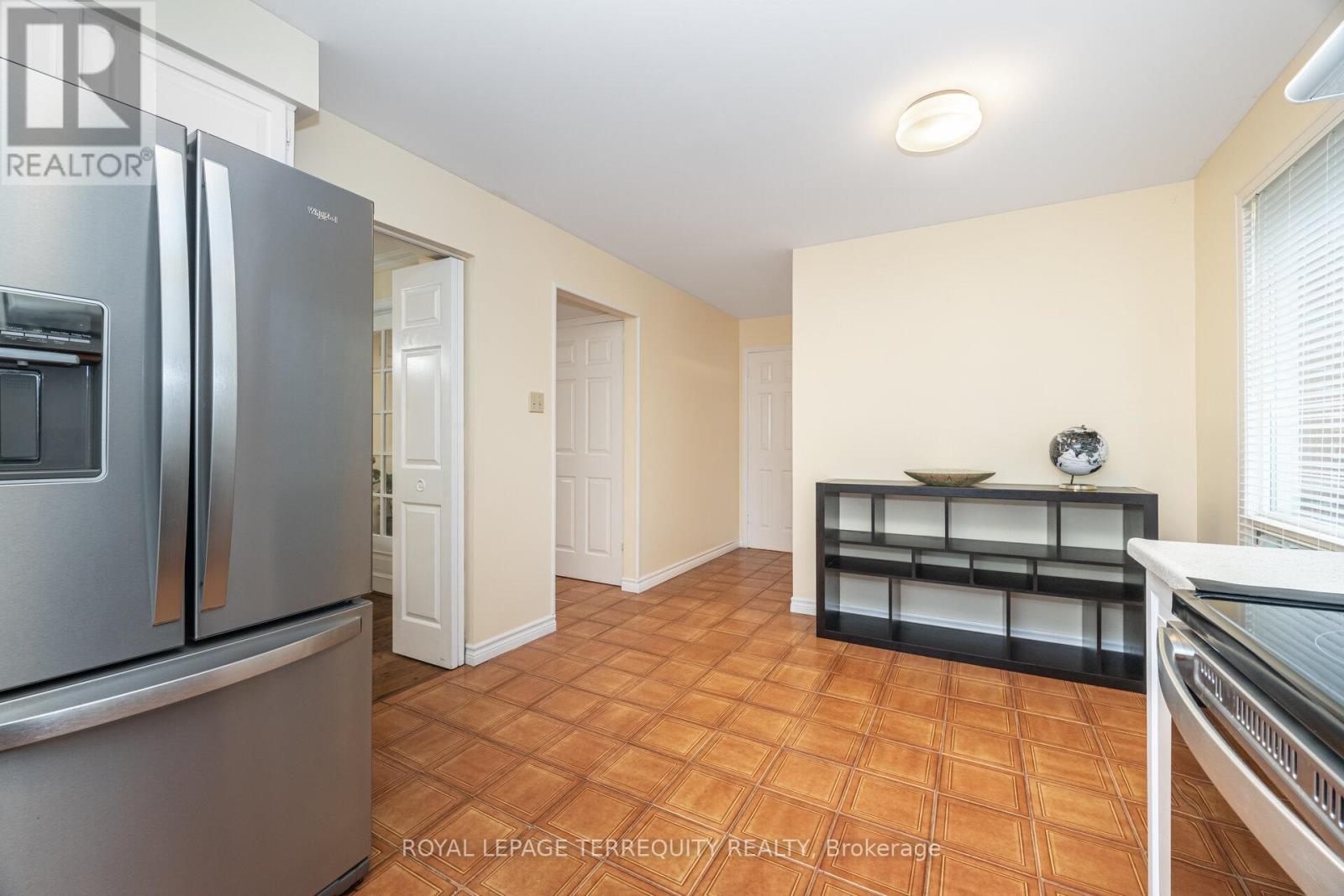 4085 Wheelwright Crescent, Mississauga, Ontario  L5L 2X3 - Photo 11 - W12718544