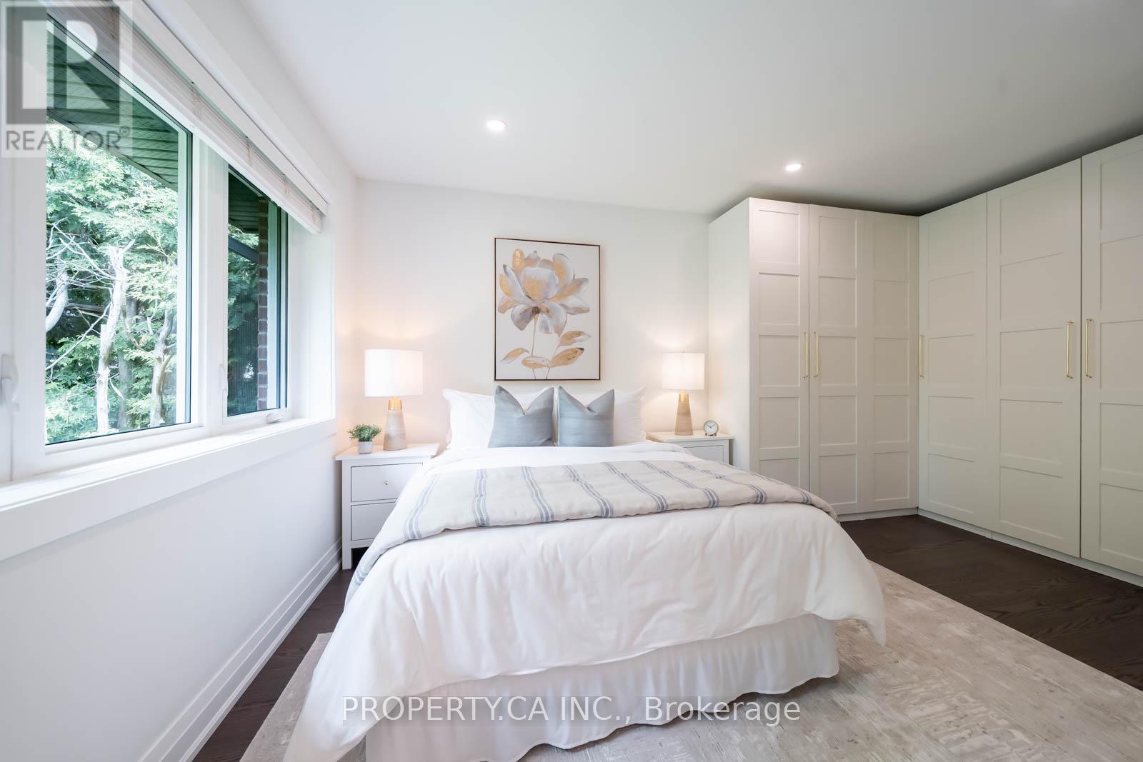 1533 Rometown Drive, Mississauga, Ontario  L5E 2T8 - Photo 14 - W12718604