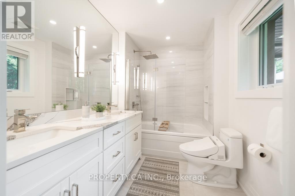 1533 Rometown Drive, Mississauga, Ontario  L5E 2T8 - Photo 16 - W12718604