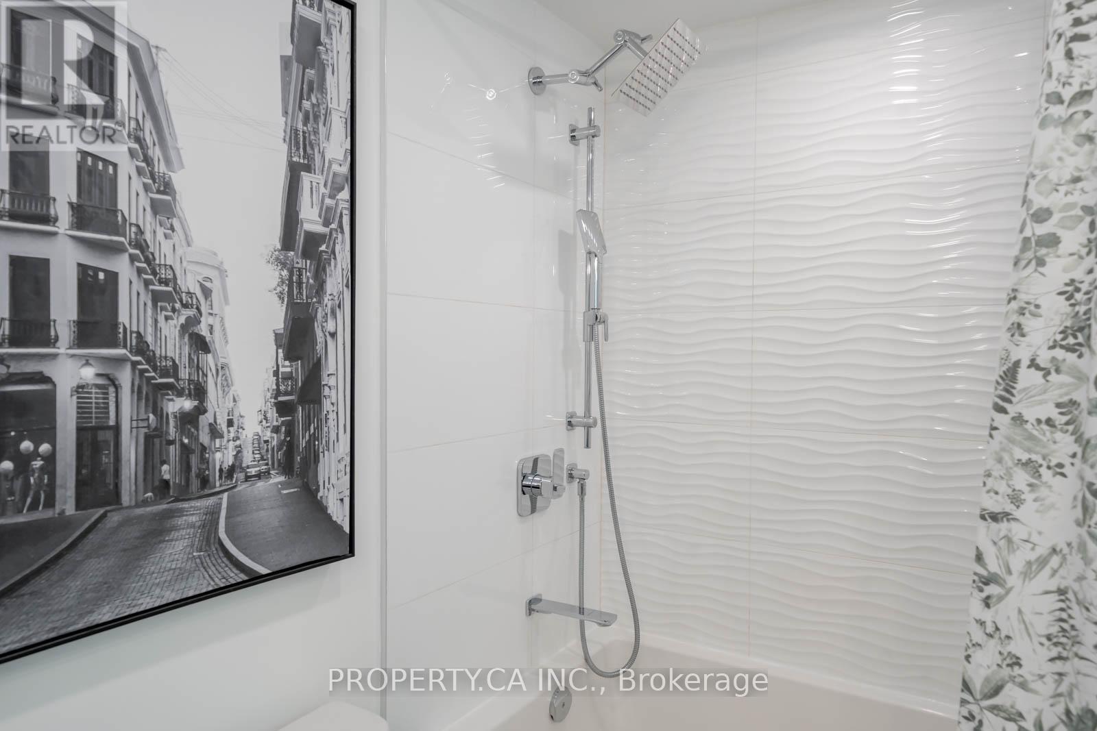 1533 Rometown Drive, Mississauga, Ontario  L5E 2T8 - Photo 17 - W12718604