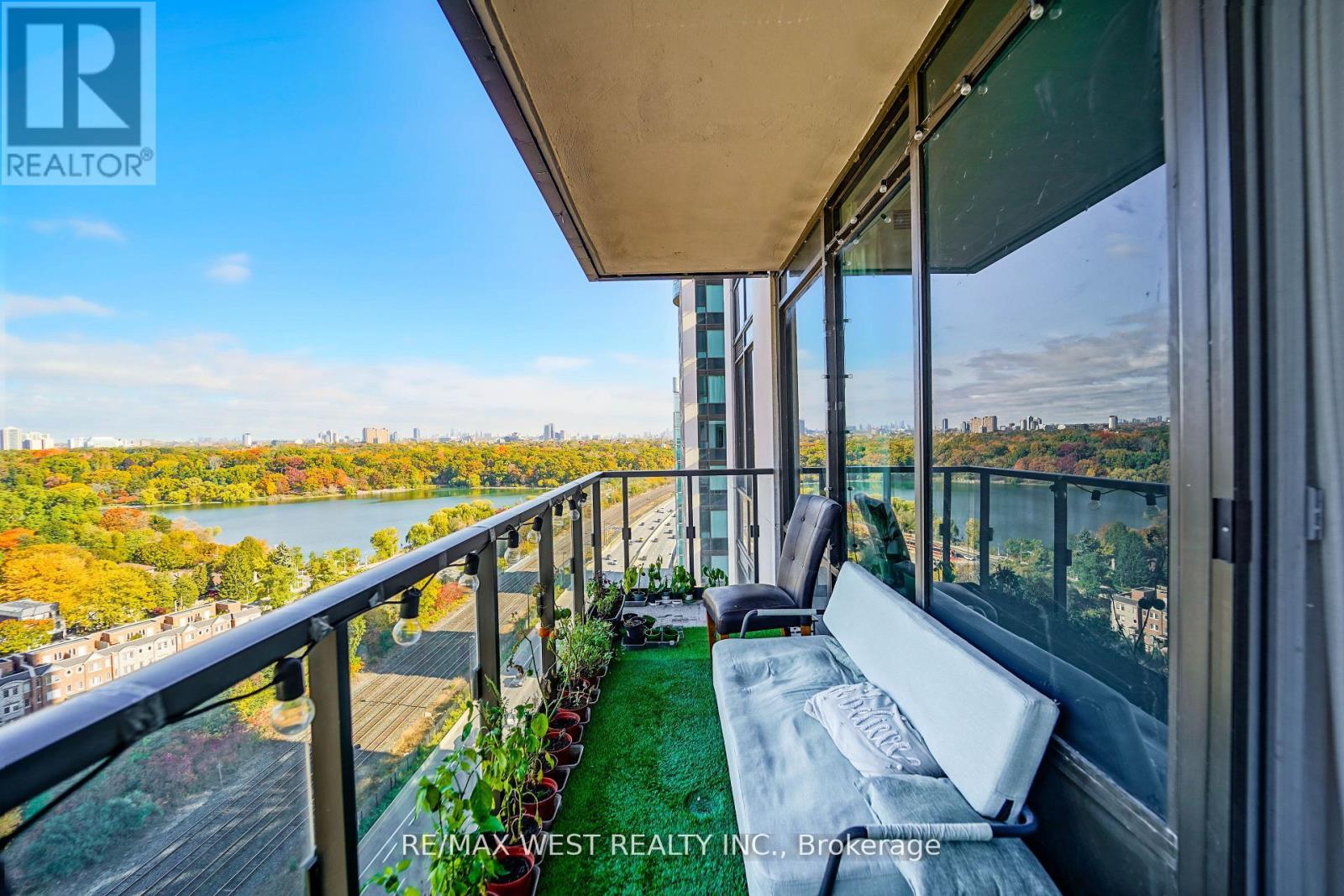 2102 - 1928 Lake Shore Boulevard, Toronto, Ontario  M6S 0B1 - Photo 7 - W12718650