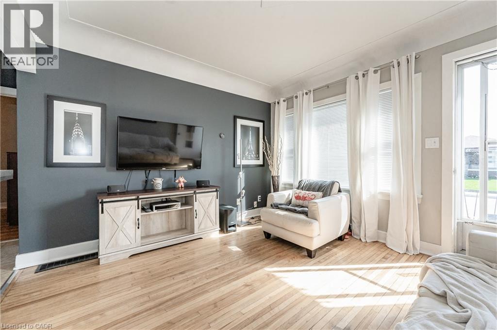 419 Talbot Street, Hamilton, Ontario  L8H 6T6 - Photo 8 - 40799648