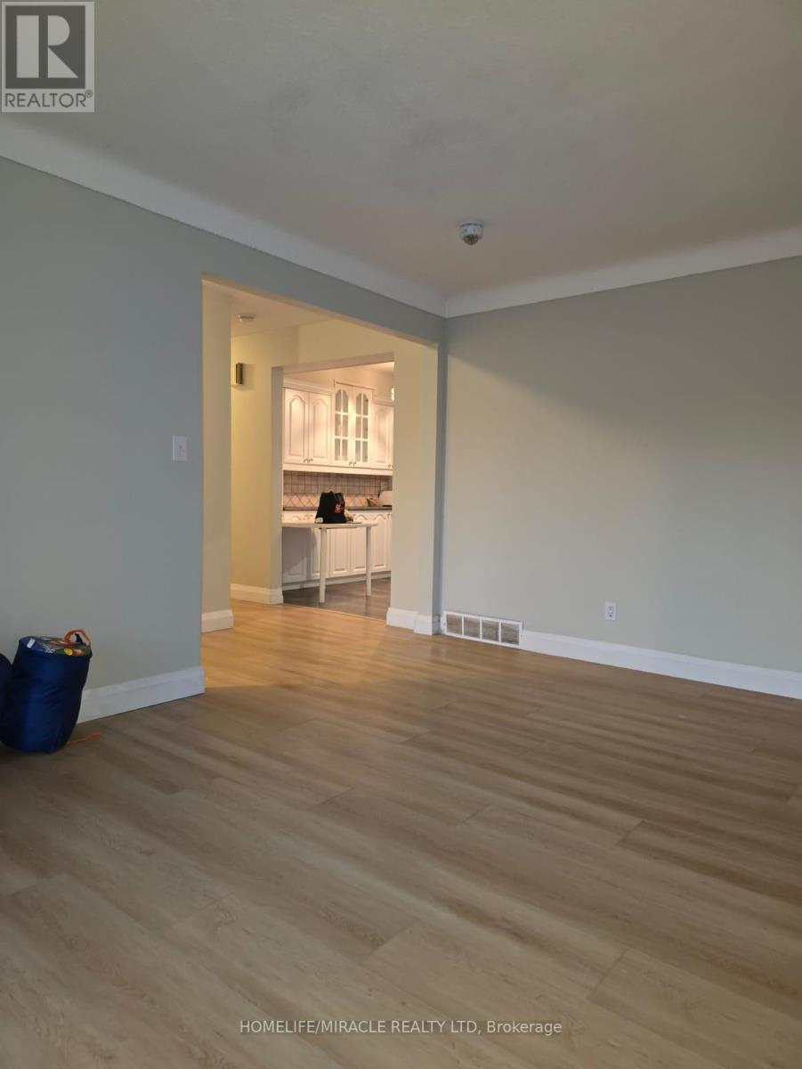 Upper - 26 Glengarry Road, St. Catharines, Ontario  L2T 2V2 - Photo 6 - X12718660